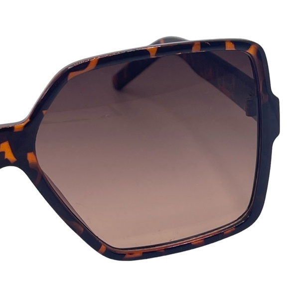 Super Cute Oversized Square Tortoise Shell Sunglasses - Picture 6 of 7